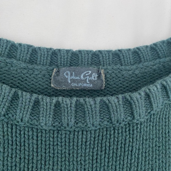 Brandy Melville Sweater - Picture 2 of 6